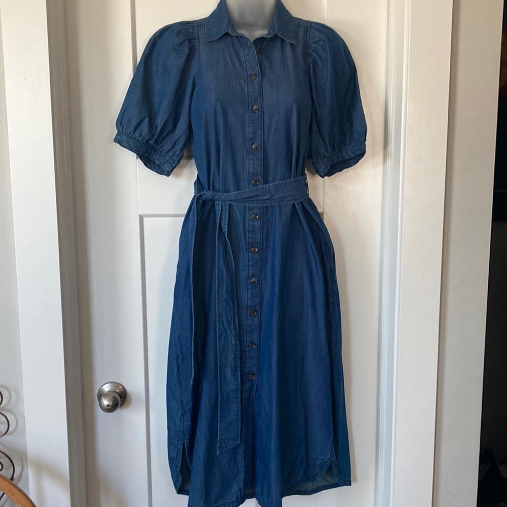 Beautiful Collared Denim ,Short Sleeve Dress 👗, size-XSP, buttons down, belted
